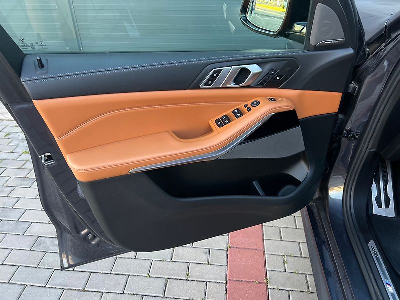 BMW X5 30D xDrive M-Sport-Panorama - fotka 12 z 71