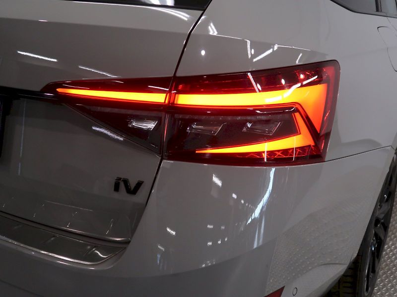 Škoda Superb (2023) iV SPORTLINE 1.4TSI 160KW DSG - fotka 11 z 48