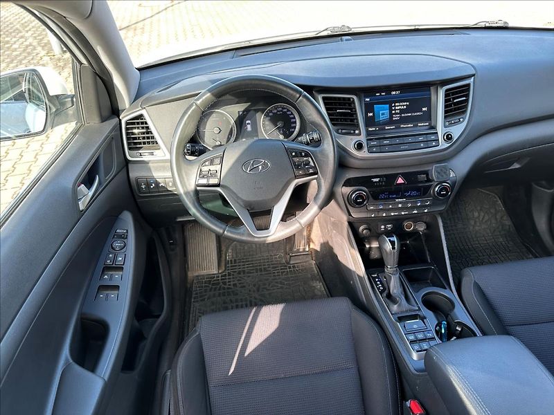Hyundai Tucson 2,0 CRDi 4WD LP STYLE AT - fotka 16 z 26