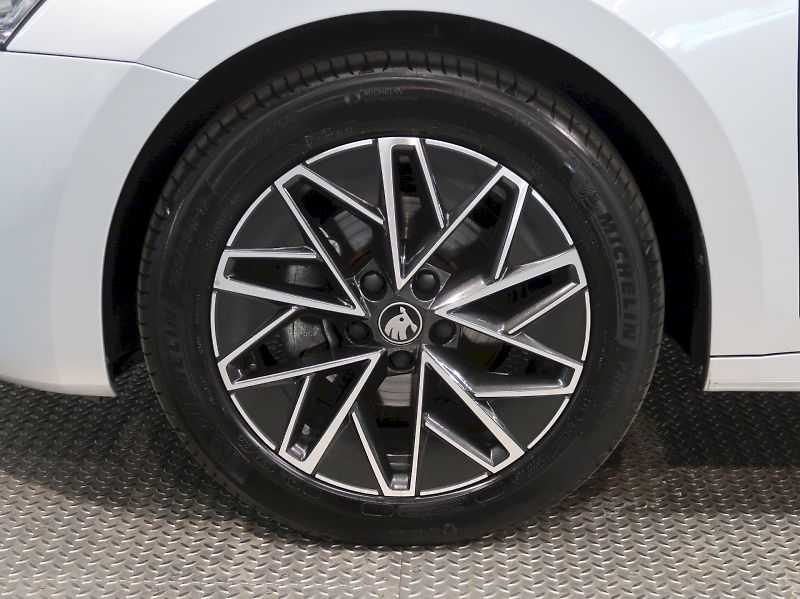 Škoda Octavia (2025) TOP SELECTION 2.0TDI 110KW DSG - fotka 12 z 39