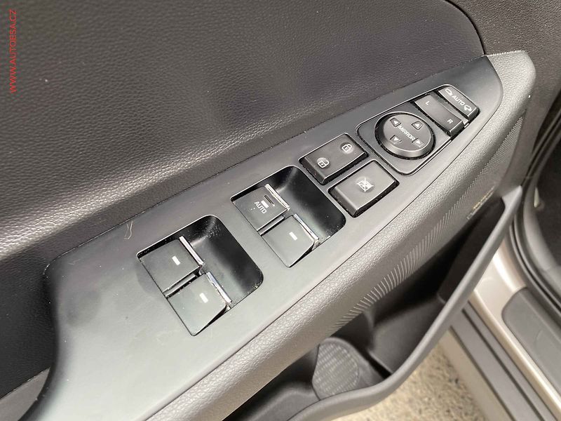 Hyundai Tucson (2018) 2.0 CRDI 4x4, ČR, AC, výhřev - fotka 13 z 19