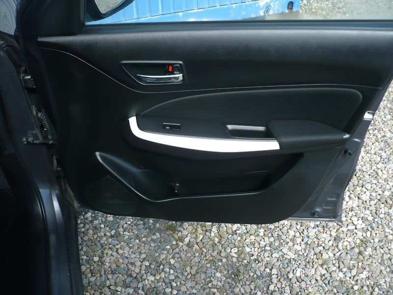 Suzuki Swift 1.2i 61Kw Klima - fotka 22 z 26