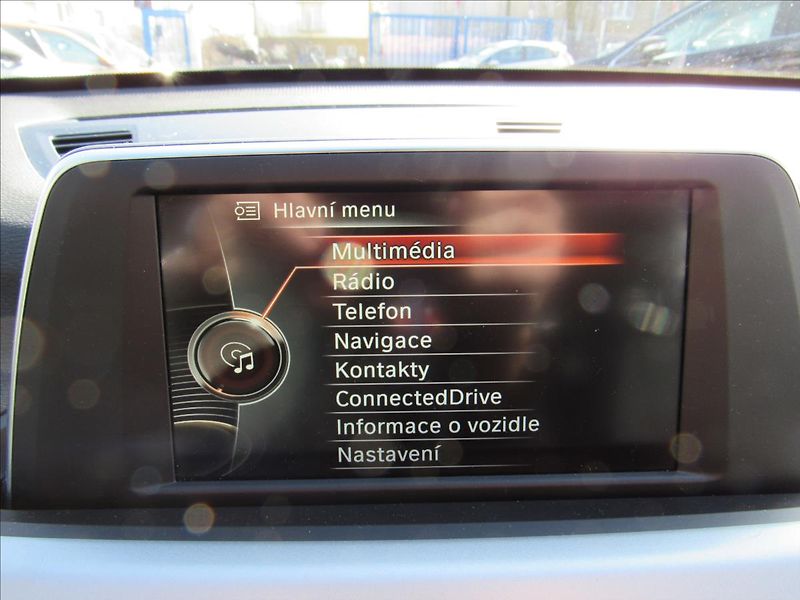 BMW X1 1,5 T sDrive 18i Manuál - fotka 16 z 32