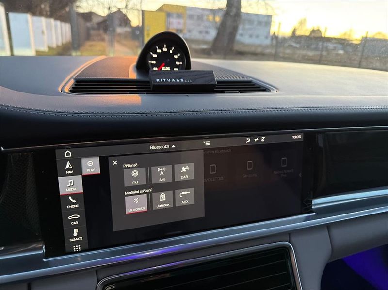 Porsche Panamera 2,9 4 ČR DPH VÝBAVA - fotka 15 z 27