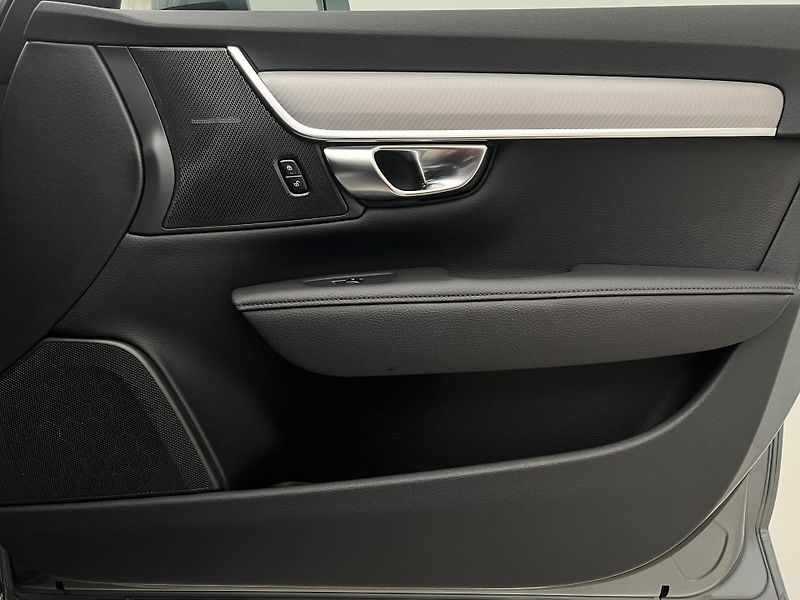 Volvo V90 T5 AWD PLUS AUT - fotka 44 z 44