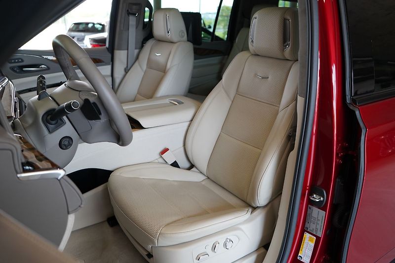 Cadillac Escalade ESV Sport Platinum - fotka 16 z 59