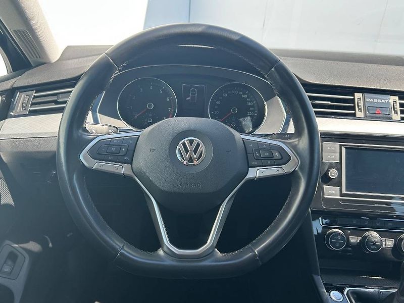 Volkswagen Passat Business 1,5TSI - fotka 12 z 26