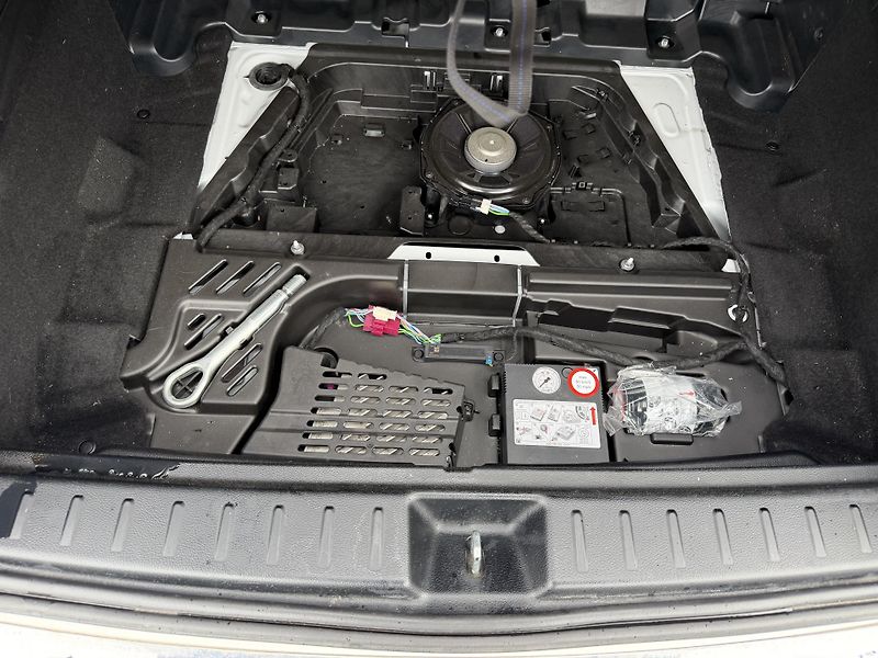 Mercedes-Benz GLB 250 165kW 4MATIC AMG LINE  - fotka 25 z 25