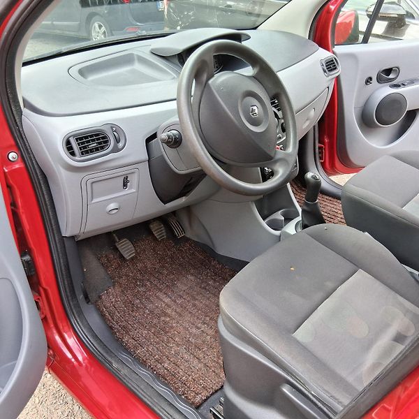 Renault Modus (2009) - fotka 14 z 20