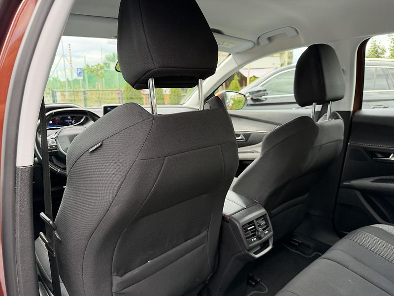 Peugeot 3008 (2018) 1.6 PureTech 133 kW/tažné - fotka 14 z 22
