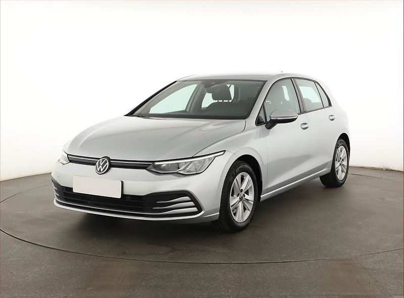 Volkswagen Golf (2020) Life 1.5 TSI, Serv.kniha - fotka 2 z 16