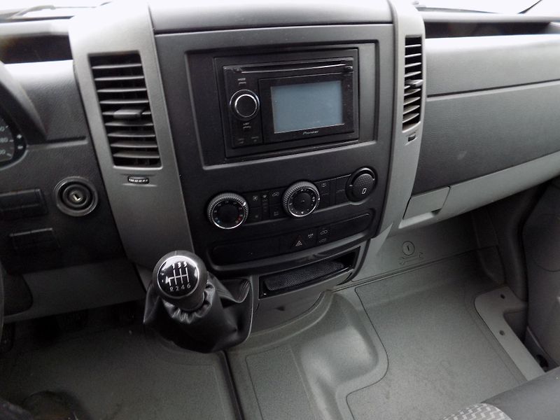 Volkswagen Crafter (2013) 2 0 120KW L2H2 SERVISKA - fotka 24 z 43