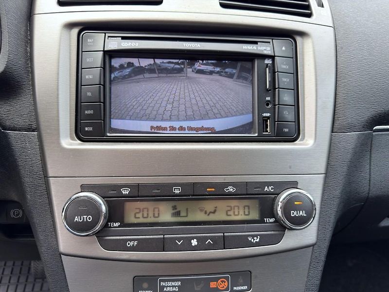 Toyota Avensis 1.8i 108 kW navi. serviska - fotka 16 z 17
