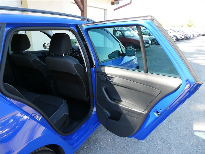 Škoda Fabia 1,0 TSi 70kW STYLE,2x kola,ČR - fotka 27 z 42