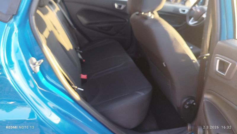 Ford Fiesta (2013) 1.25 16v  60 kw top stav - fotka 20 z 28