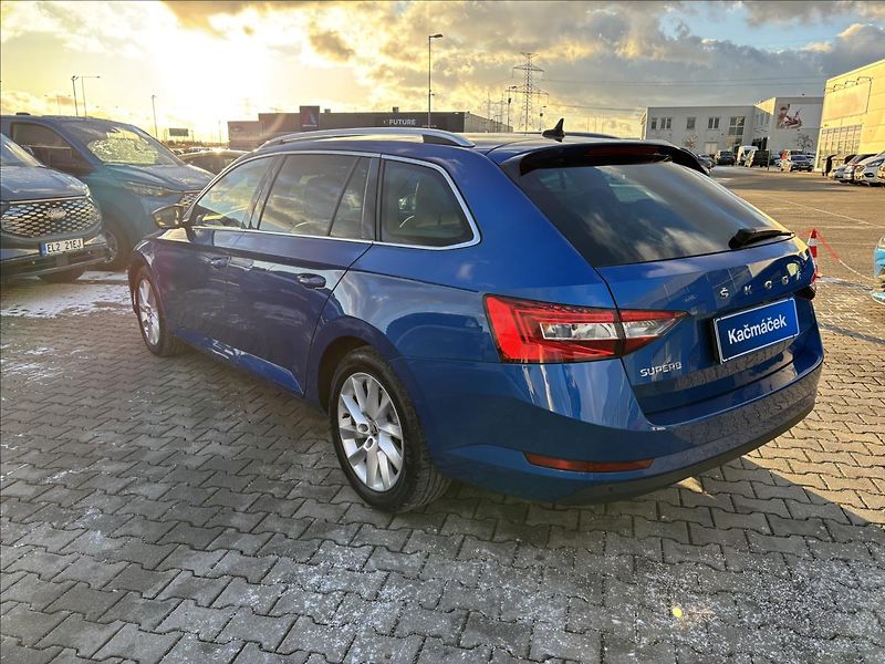 Škoda Superb 2,0 TDI 110kW Style AUT - fotka 3 z 40