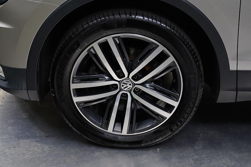Volkswagen Tiguan - fotka 10 z 25