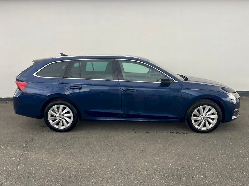 Škoda Octavia (2024) OCT.COMBI TOP SELECTION 2,0 TD - fotka 6 z 33