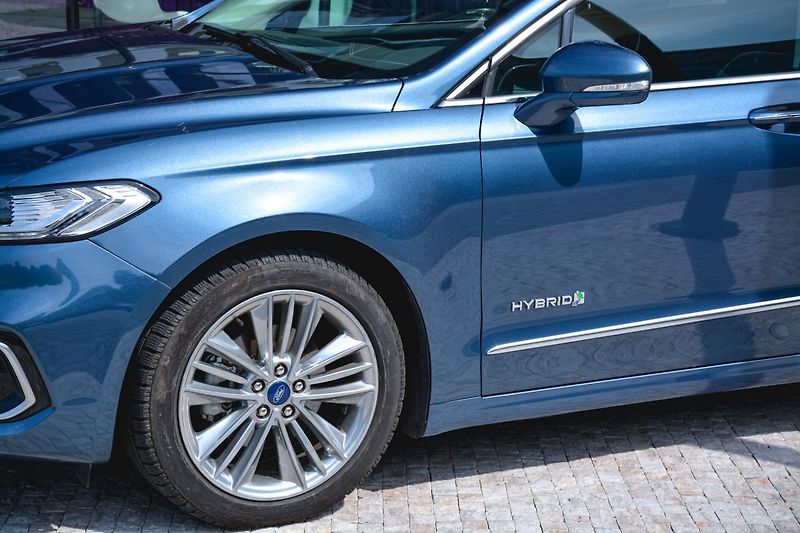Ford Mondeo (2020) 2.0 187ps Hybrid ecvT VIGNALE  - fotka 6 z 40