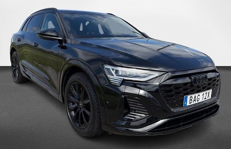 Audi Q8 e-tron 55 Q S-Line 360k Pano Tažné - fotka 2 z 16