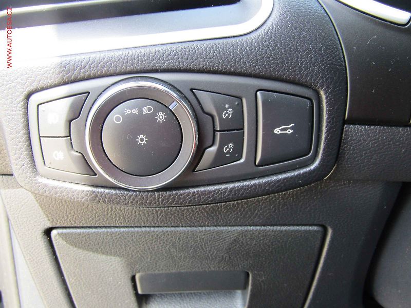 Ford S-MAX (2016) 2.0TDCi, AT, bixen, panor - fotka 17 z 25