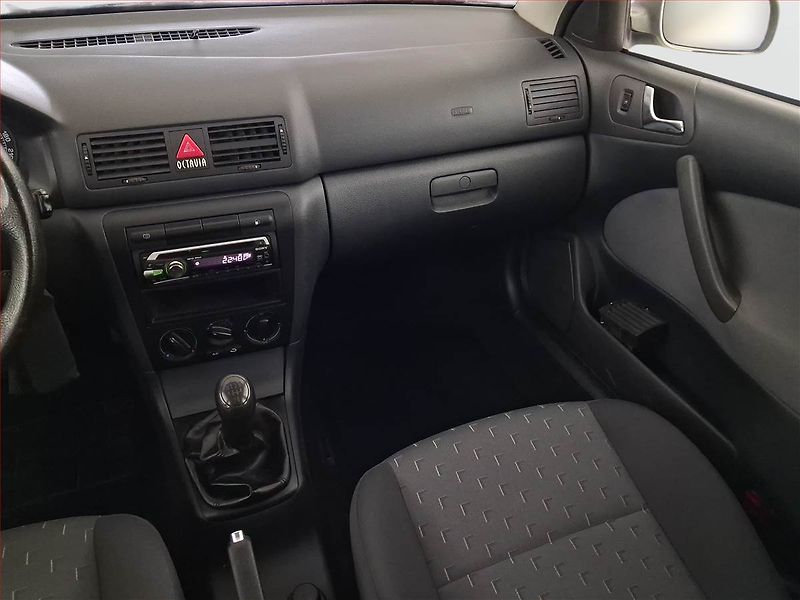 Škoda Octavia (2009) 1.6, Tažné, za skvělou cenu - fotka 8 z 17