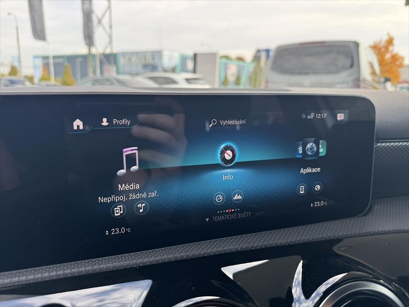 Mercedes-Benz Třídy A A 200 Progressive - fotka 11 z 29