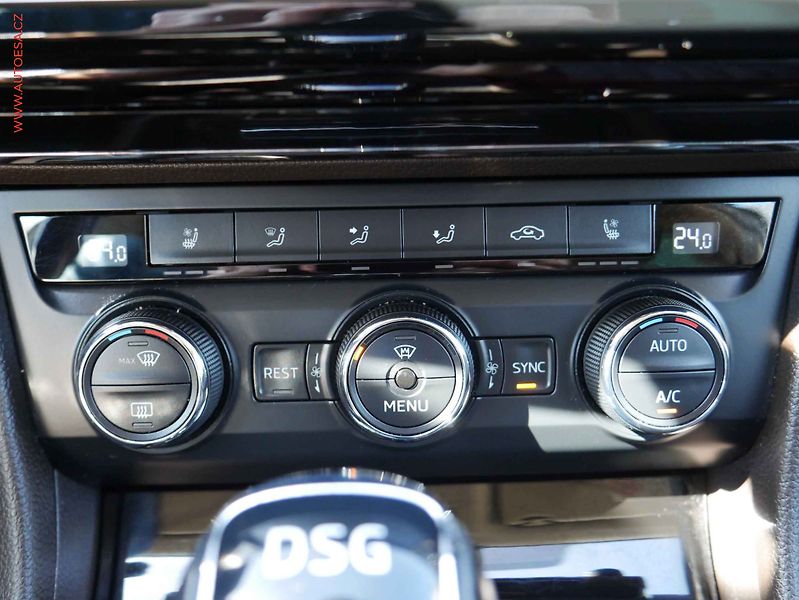 Škoda Superb (2016) 2.0TDi, ČR, DSG, bixen - fotka 19 z 28