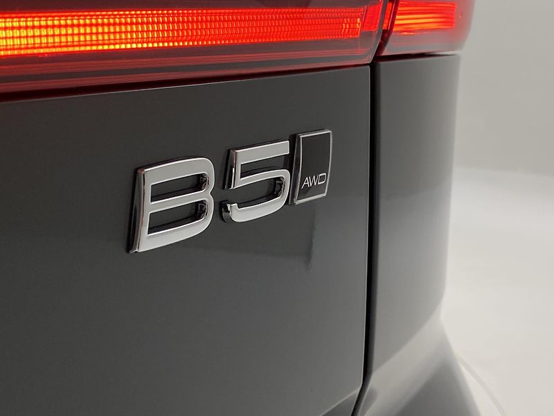 Volvo XC60 (2026) B5 AWD AUT DARK PLUS - fotka 20 z 69