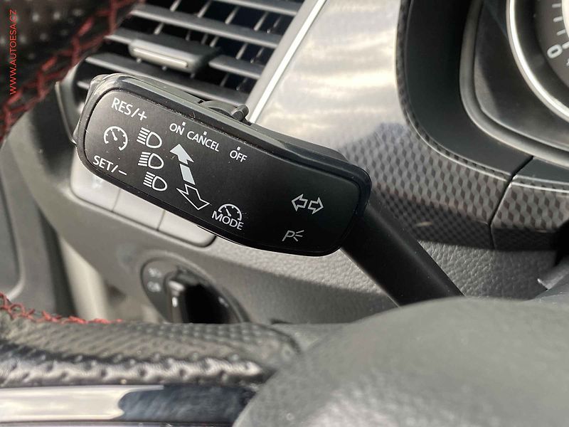 Škoda Fabia (2017) 1.0TSi, Panor, AC, park.čidla - fotka 13 z 17