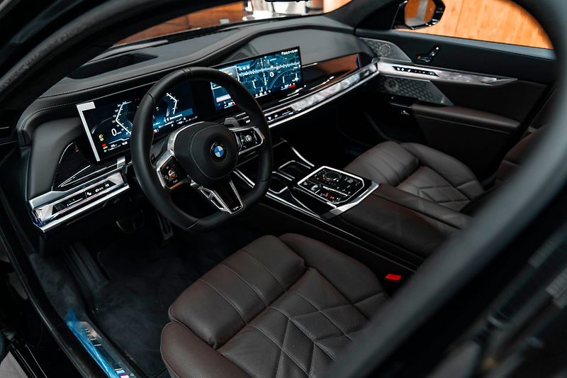 BMW Řada 7 d - fotka 7 z 26