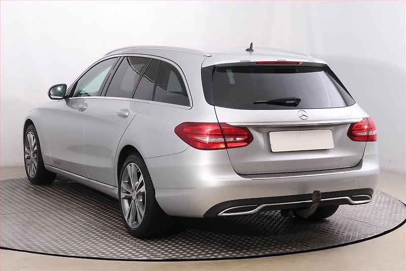 Mercedes-Benz Třídy C (2015) C 220 d, Automat, Navi - fotka 4 z 21