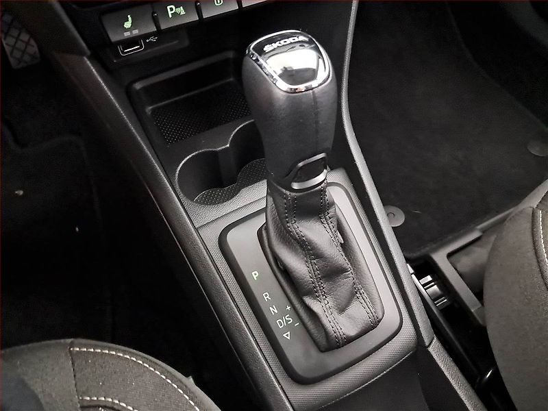 Škoda Rapid (2018) Style Plus 1.0 TSI, Automat - fotka 13 z 19