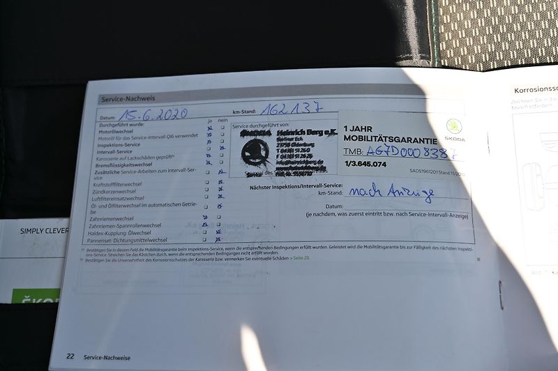 Škoda Octavia 1.6TDI 77KW Ambition rezervace - fotka 43 z 49