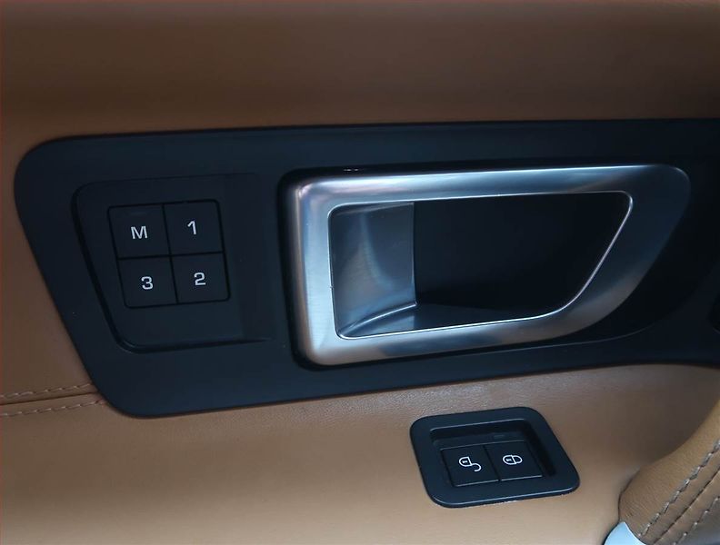 Land Rover Discovery Sport (2018) HSE TD4 - fotka 23 z 25