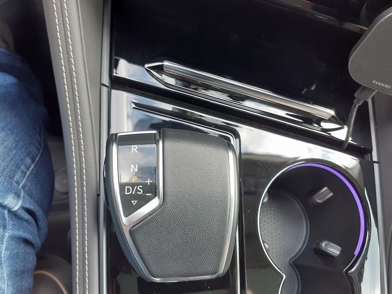 Volkswagen Touareg (2023) 3.0 V 6 TDi R-Line - fotka 27 z 50
