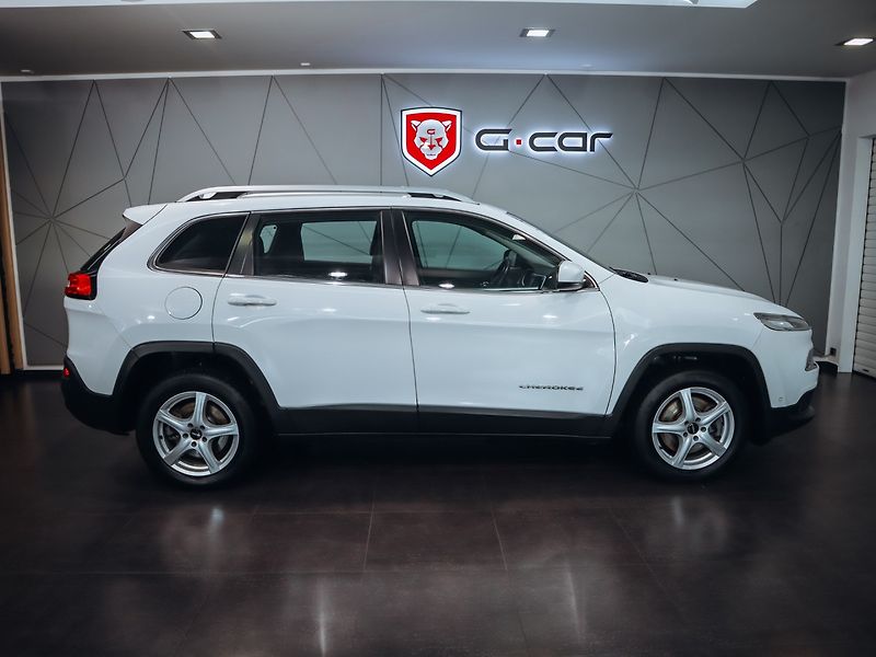 Jeep Cherokee 2.2 MJT 4WD Limited - fotka 4 z 32