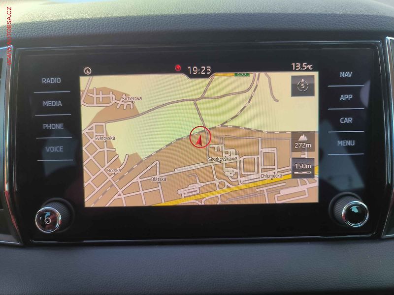 Škoda Karoq (2019) 1.6TDi, 2.maj,ČR, LED, ACC - fotka 13 z 23