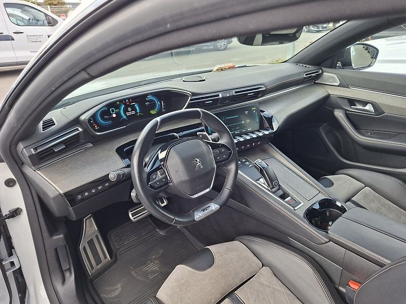 Peugeot 508 SW GT PACK HY 225k e-EAT8 - fotka 12 z 31
