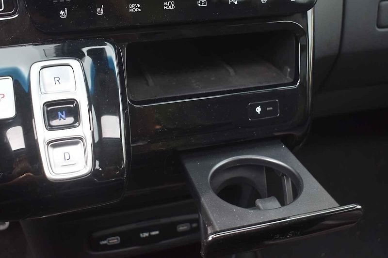 Auto se hodí k pohodlnému cestování nejen po českých luzích a hájích
