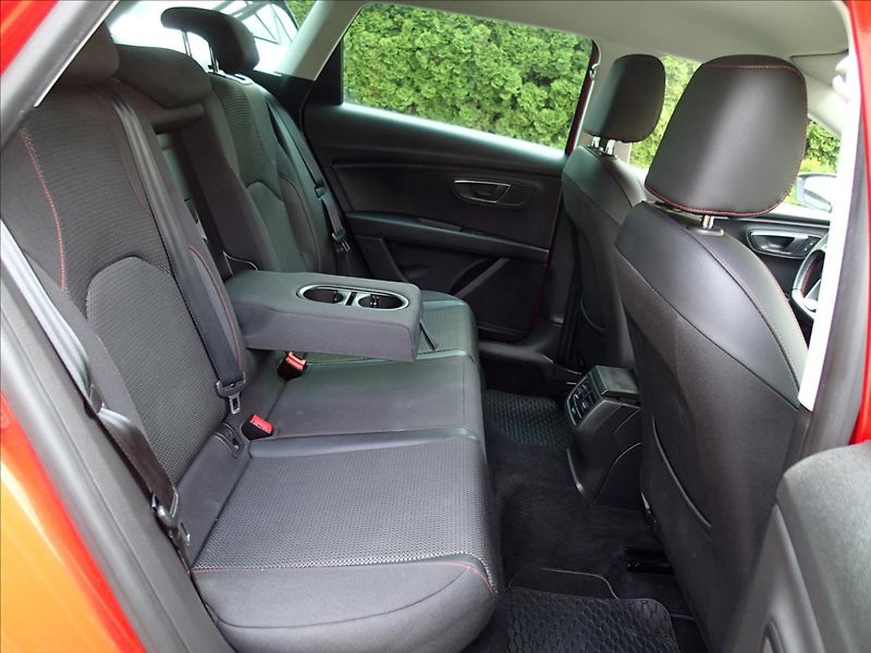 Seat Leon 2,0 TDi, FR, Dsg, ČR - fotka 39 z 49
