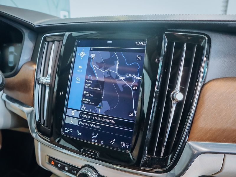 Volvo S90 2.0 D5 AWD Inscription 173kW - fotka 20 z 23