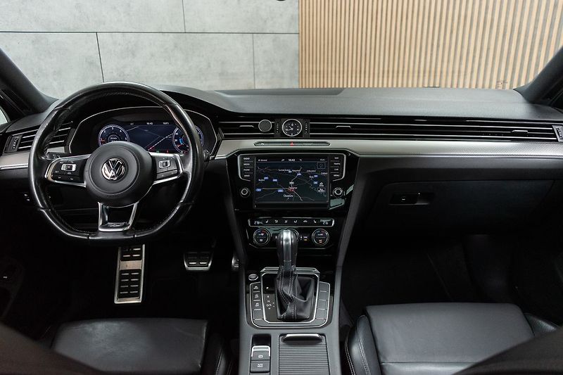 Volkswagen Passat 2.0 Bi-TDI R-LINE*N.TOPENÍ*ACC - fotka 7 z 40