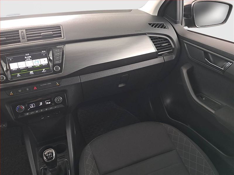 Škoda Fabia (2016) 1.2 TSI, Navi, Bi-Xenony - fotka 8 z 15