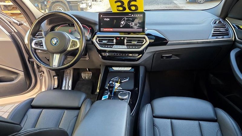 BMW iX3 (2022) M-Sport 210kW 80kWh SoH96,3% - fotka 17 z 56