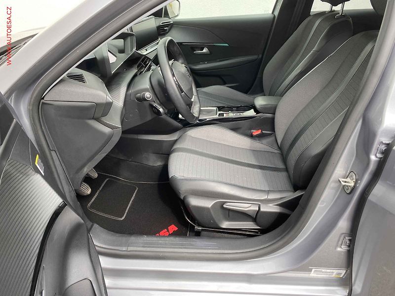 Peugeot 208 (2020) 1.2 PT, Allure, LED, kamera - fotka 9 z 19