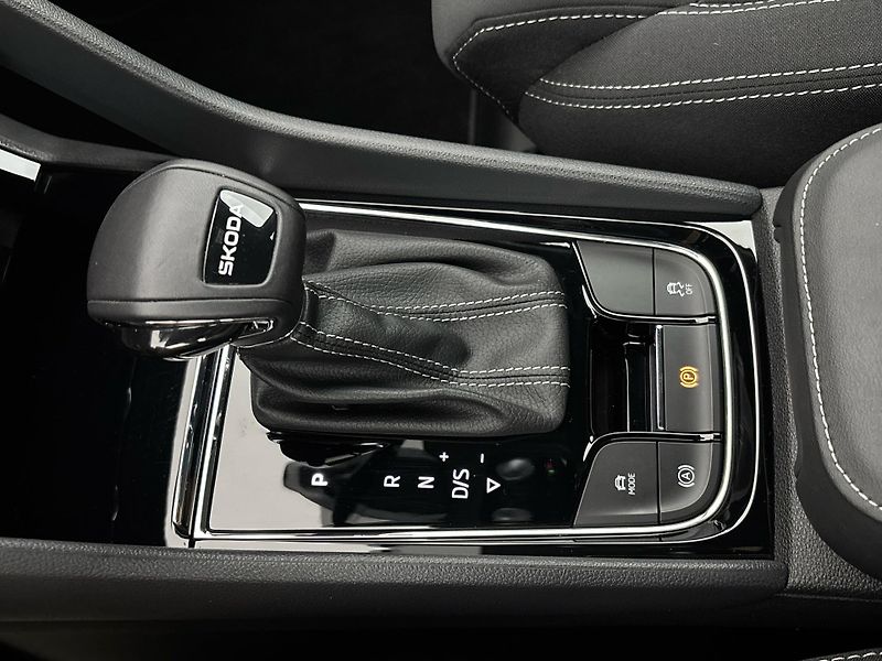 Škoda Karoq Sportline DSG - fotka 20 z 28