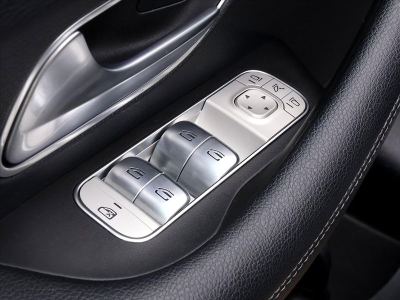 Mercedes-Benz GLS 2,9 400d 4MATIC AMG CZ DPH - fotka 21 z 49