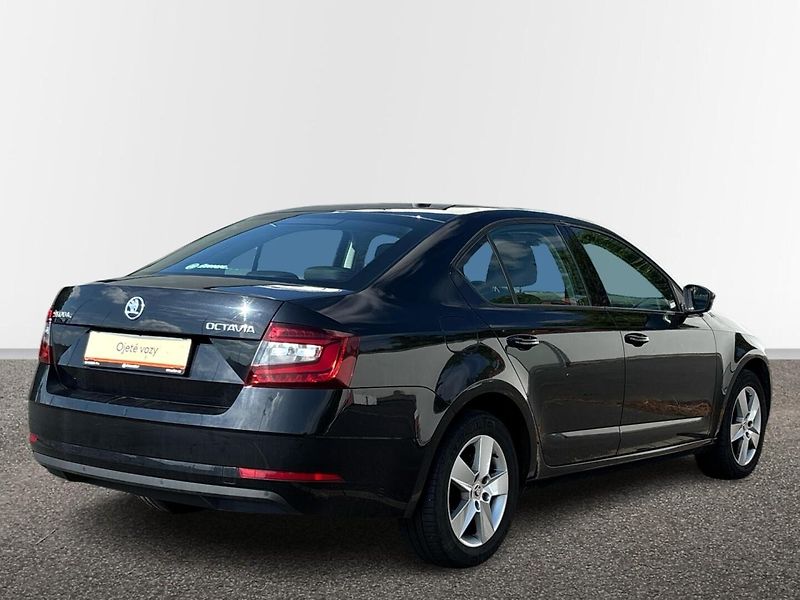 Škoda Octavia 1.4 TSI 110kW Trumf - fotka 2 z 26