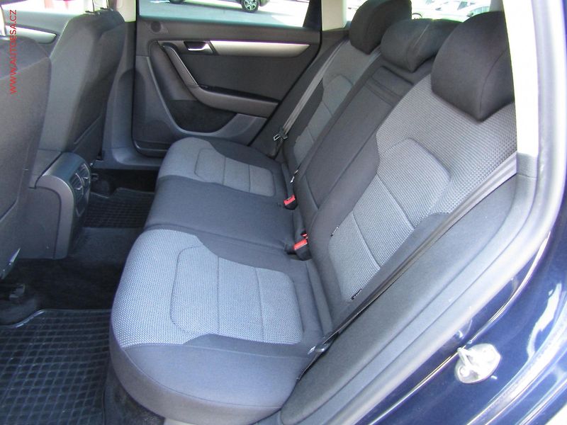 Volkswagen Passat (2013) 1.6TDi, AC, tempo, park.asist - fotka 10 z 16